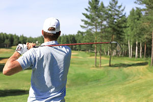 Man golfing